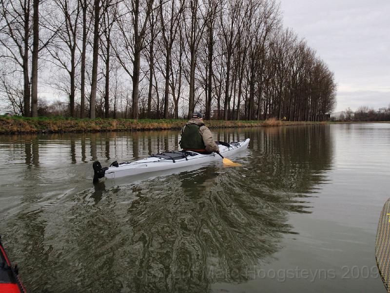 Entrainenement sur un canal hyper froid. Training on an ice cold canal..jpg